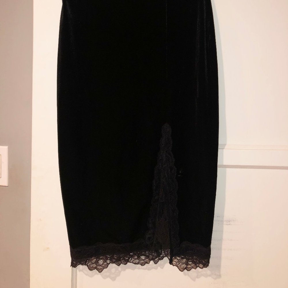 H&M Velvet Midi Skirt with Lace Trim